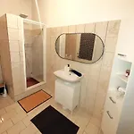 Apartment T2 Proche Centre Nimes