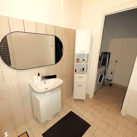 T2 Proche Centre Apartment Nimes