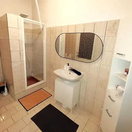 Daire T2 Proche Centre Nîmes